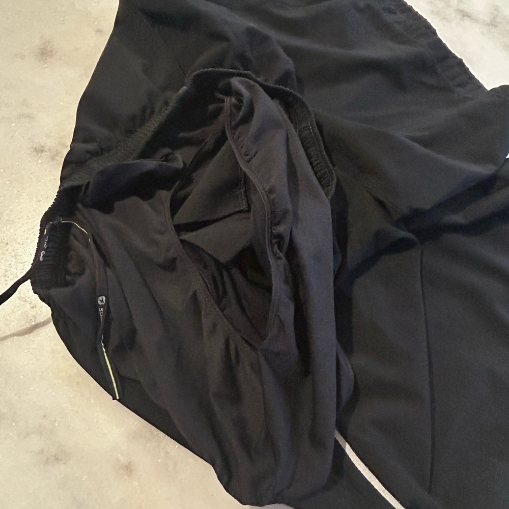 Men’s Sugoi Athletic Shorts, Size Medium, lined - Picture 5 of 5